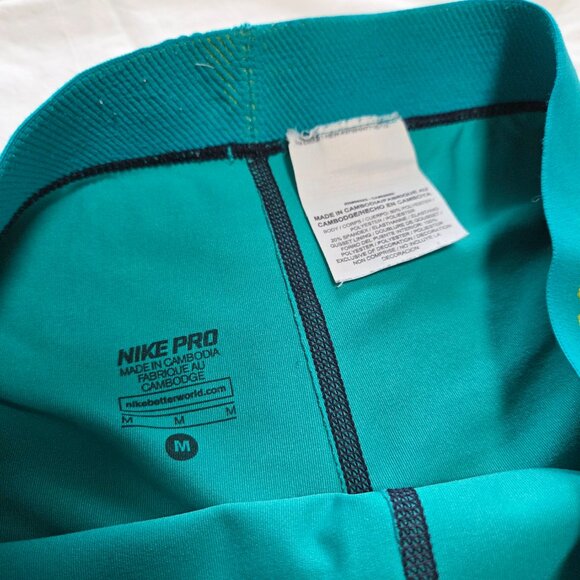 Nike Pro Turquoise Wave Bike Shorts - Picture 6 of 8